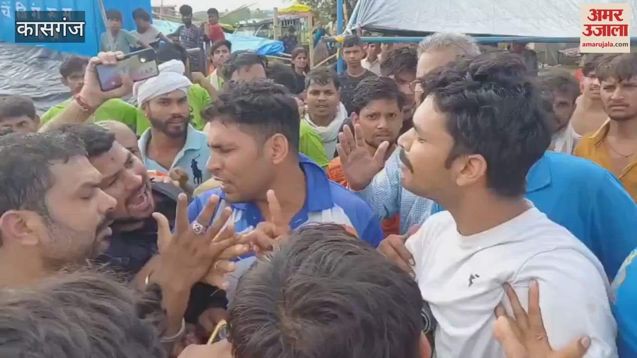 fight broke out between PAC jawans and Kanwariyas at Lahara in Kasganj
