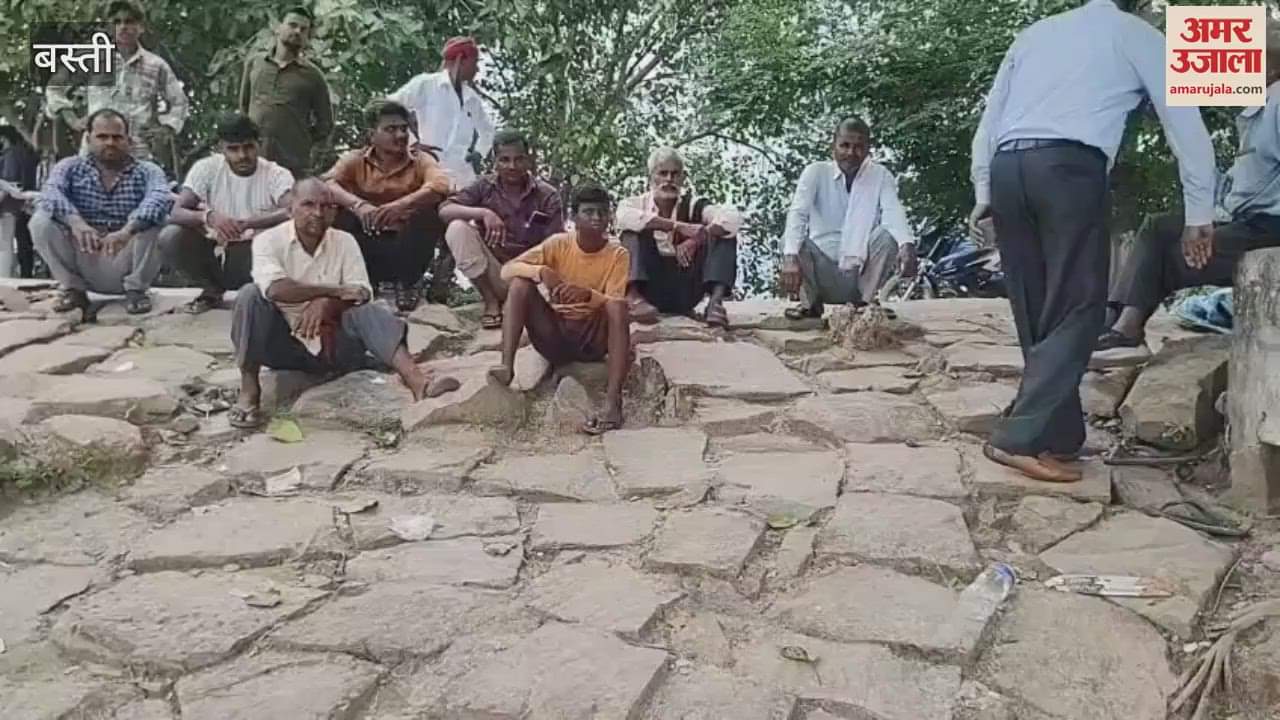 The search for the missing youth who had left his bag on the banks of the Saryu river continued on the second day as well