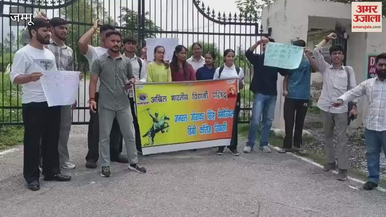 ABVP protests on Shweta Singh's death, demands fair investigation and strict action