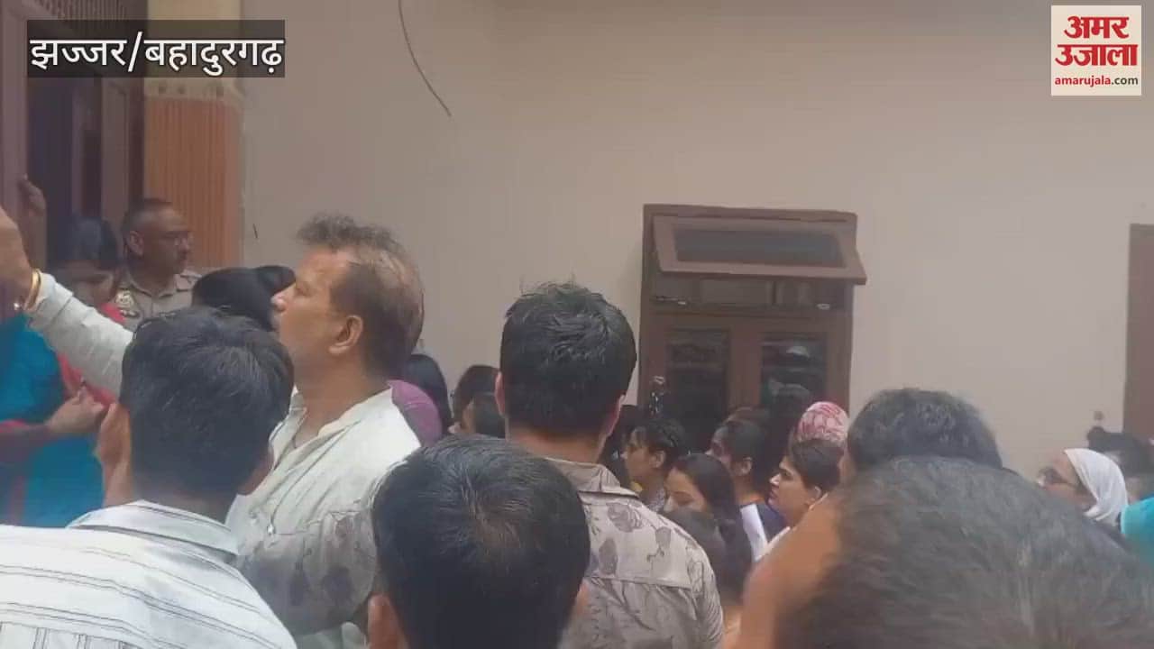 After checking, the candidates were sent inside the HTET exam centers in Jhajjar