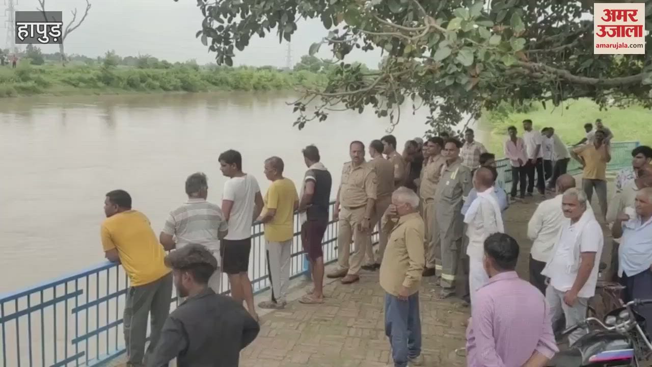 UP News farmer tied his hands with towel then jumped into canal
