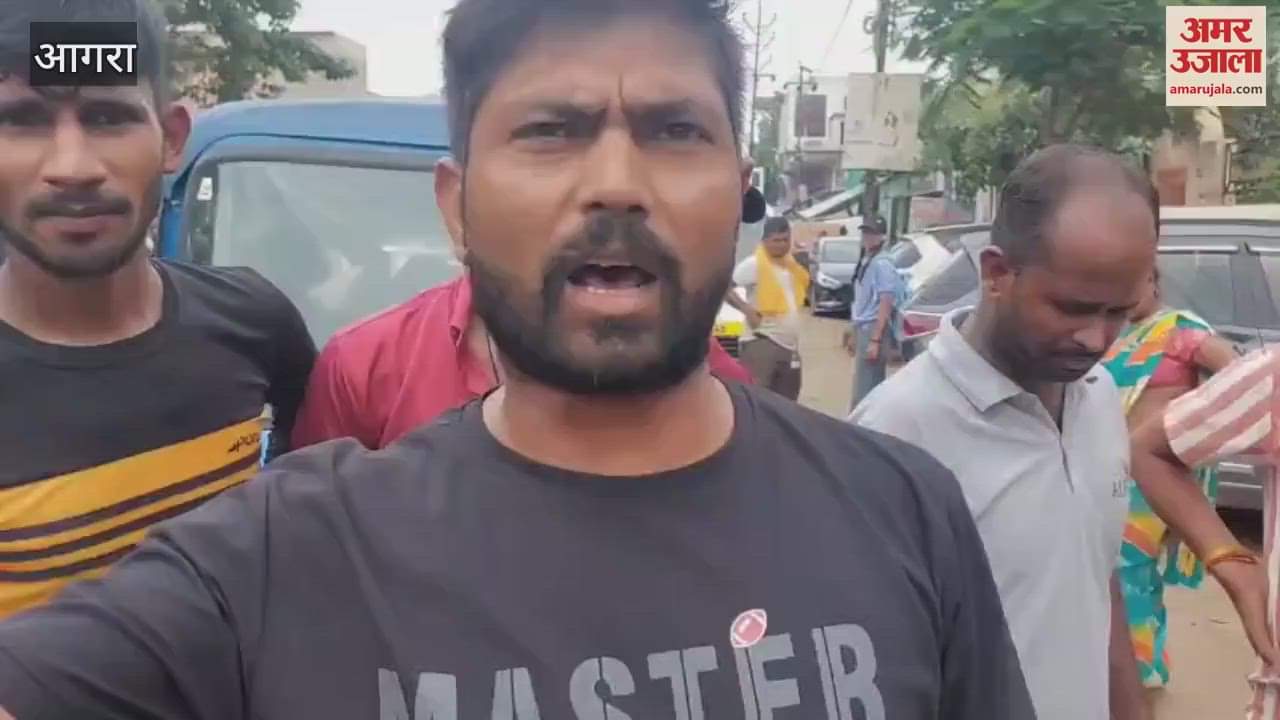 Long traffic jam on road at jagdeeshpura in agra