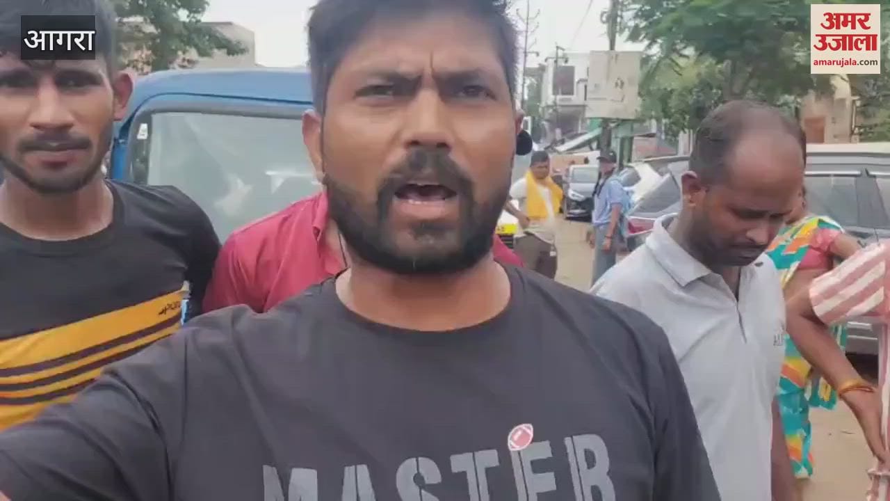 Long traffic jam on road at jagdeeshpura in agra