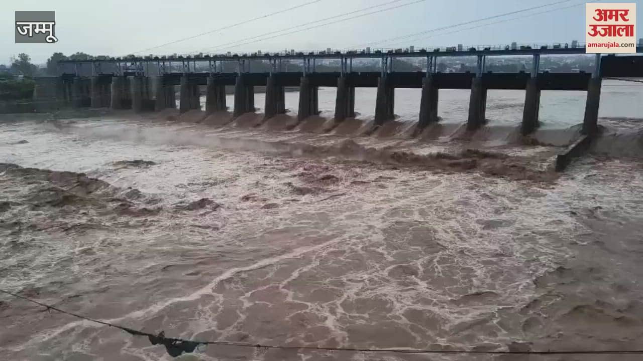 Heavy rain wreaks havoc in Jammu division, Tawi river in spate, need to be cautious