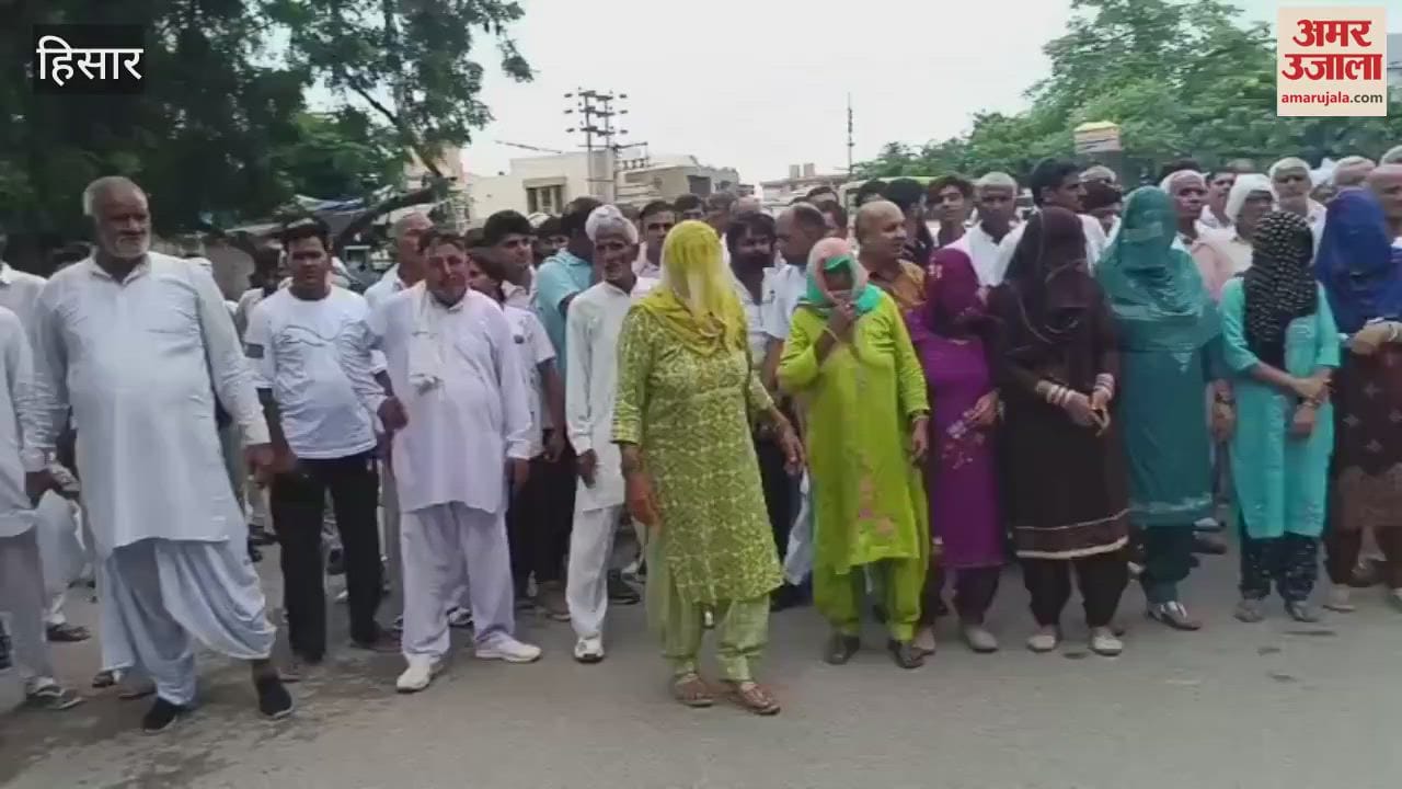 Panchayat of village Banbhauri reached to meet SP for arrest of thieves in Hisar