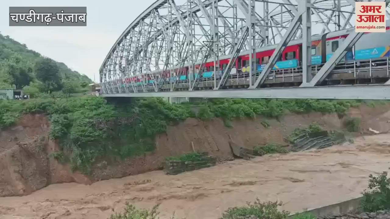 Danger looms over Delhi Katra rail bridge