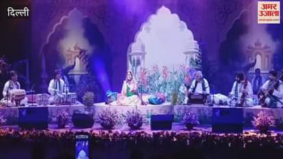 Sawan program organized in Kamani Auditorium people danced on Malini Awasthi Kajri