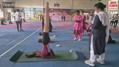 Junior players showed their strength in block level yoga in Bhiwani