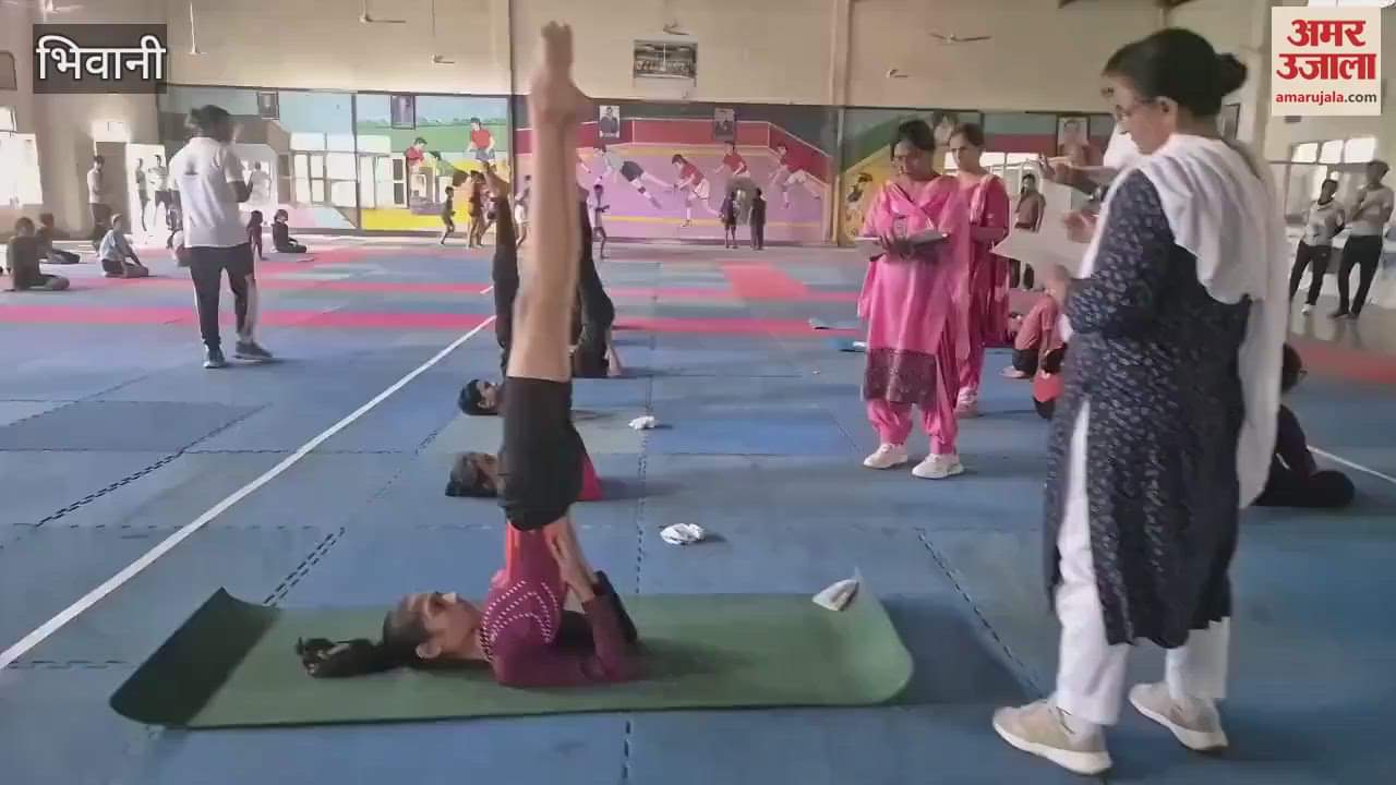 Junior players showed their strength in block level yoga in Bhiwani