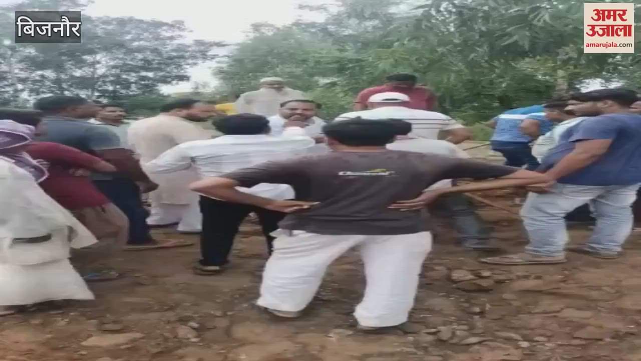 Bijnor: 200 year old road and pond land was occupied