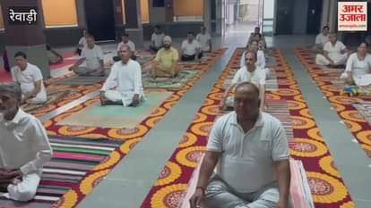 The benefits of doing yoga regularly were explained to the devotees at Lions Bhawan in Rewari