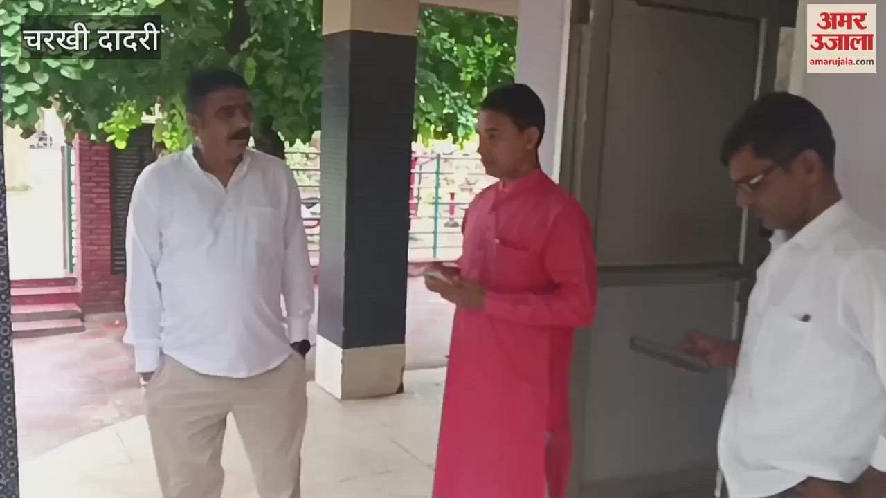 Stones were pelted between municipal council employees in Rose Garden in Charkhi-Dadri, causing damage to government property