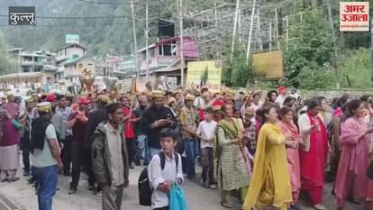 Manali Kartik Swami and Nag Dhumal took holy bath in Vashisht atmosphere became devotional with Devdhun