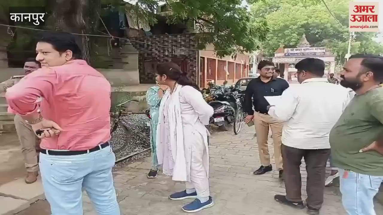 Bulldozer will soon roar on the shops built on the footpath of the old GT Road in Shivrajpur