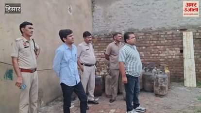 CM Flying raids illegal warehouse in residential area in Hisar, 106 gas cylinders recovered