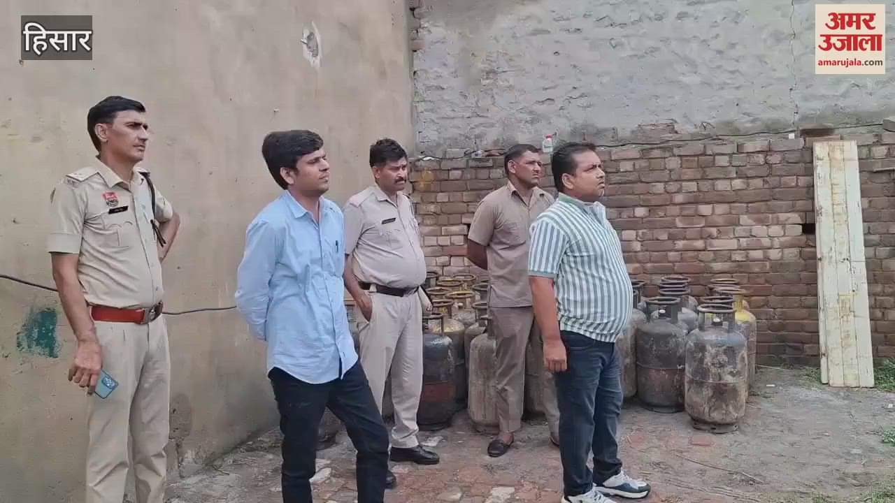 CM Flying raids illegal warehouse in residential area in Hisar, 106 gas cylinders recovered