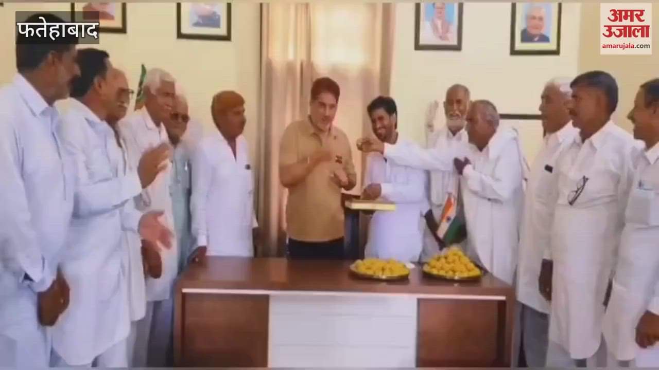 The government school of Pirthala village in Tohana, Fatehabad was upgraded, the villagers expressed their gratitude to Rajya Sabha member Subhash Barala by feeding him sweets