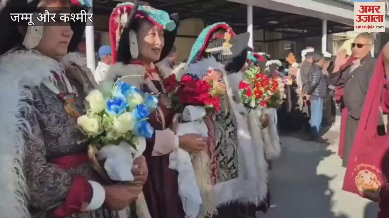 The 20th Kushok Bakula Rinpoche was given a grand welcome with reverence and devotion at Leh Airport