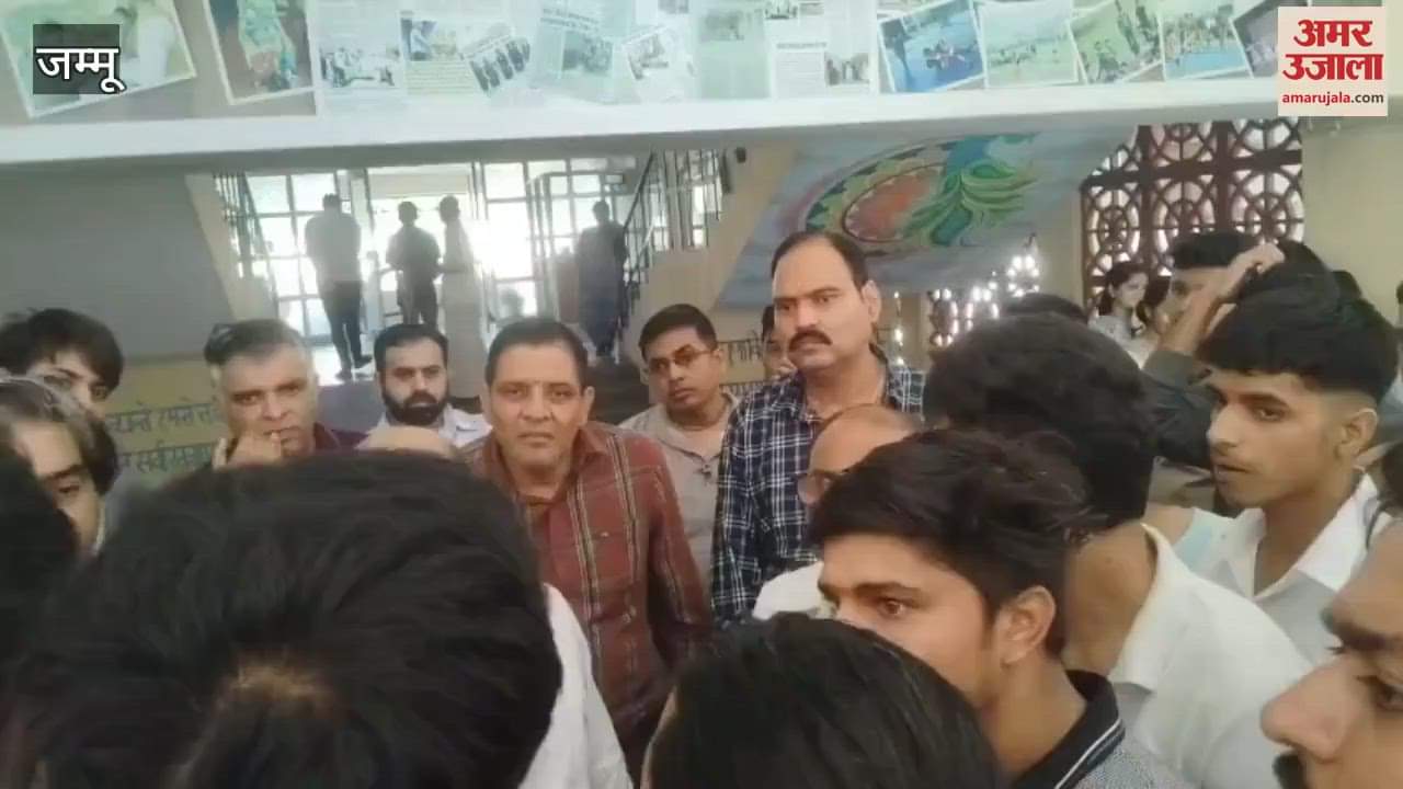 Students' protest continues for the second day in CSU Jammu, serious allegations of threatening employees