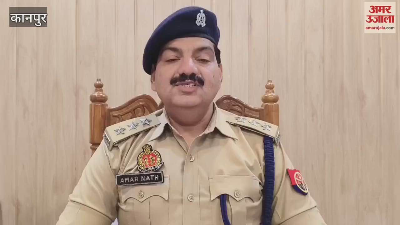 One Kanwariya died and two were injured in a truck accident