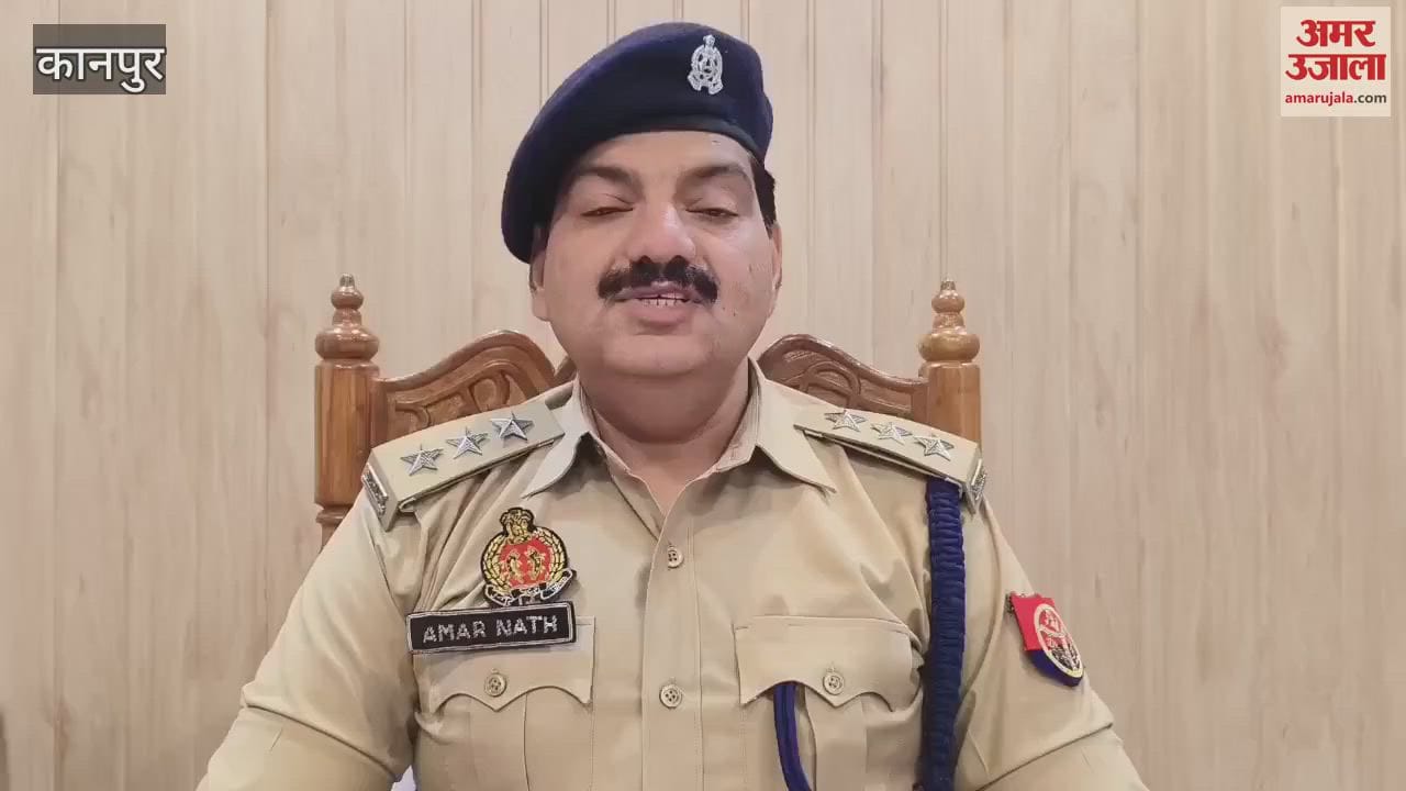 One Kanwariya died and two were injured in a truck accident