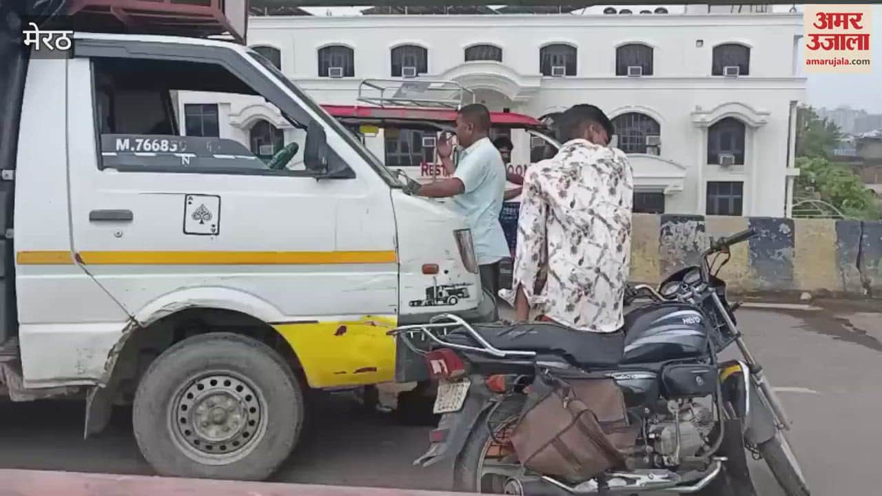 Meerut: Jam caused due to breakdown of mini truck