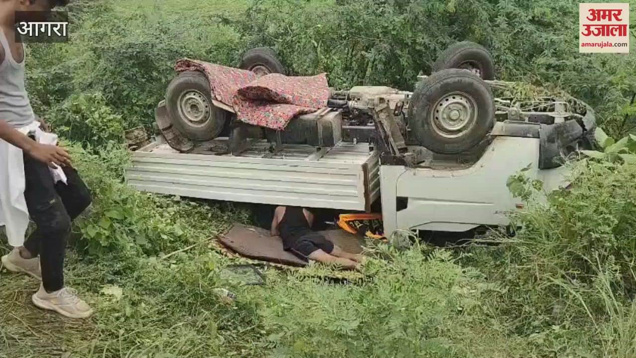 Accident on Gwalior highway Dumper hits Max carrying Kanwariyas six injured