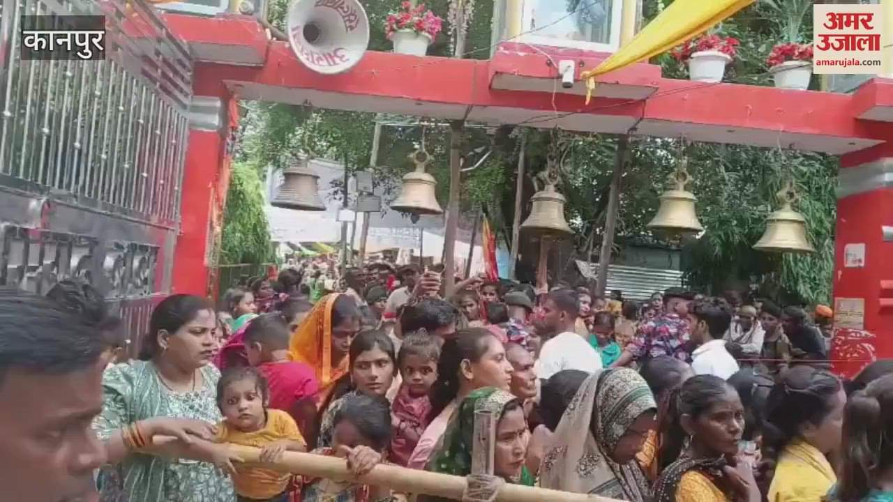Crowd of devotees gathered in Shiva temples amidst heavy rain