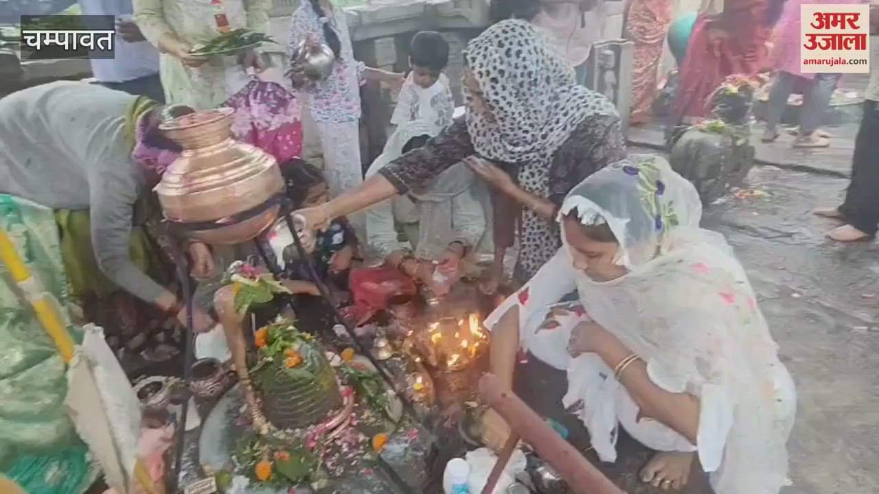 Huge crowd of devotees at Baleshwar Mahadev temple on Monday of Sawan