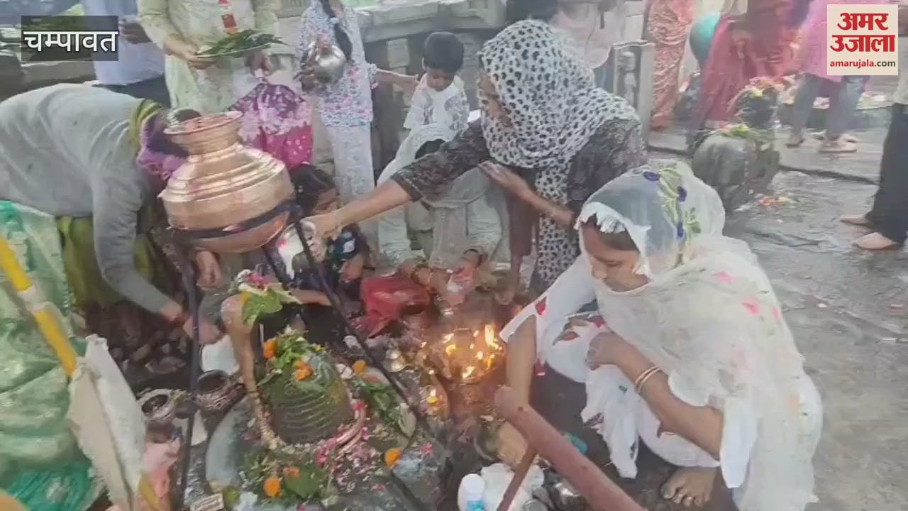 Huge crowd of devotees at Baleshwar Mahadev temple on Monday of Sawan