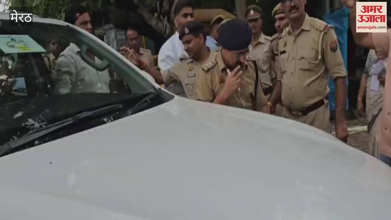 Meerut: सरधना विधायक अतुल प्रधान को ऊर्जा भवन में नहीं जाने दिया, गेट पर बैठकर जताया विरोध