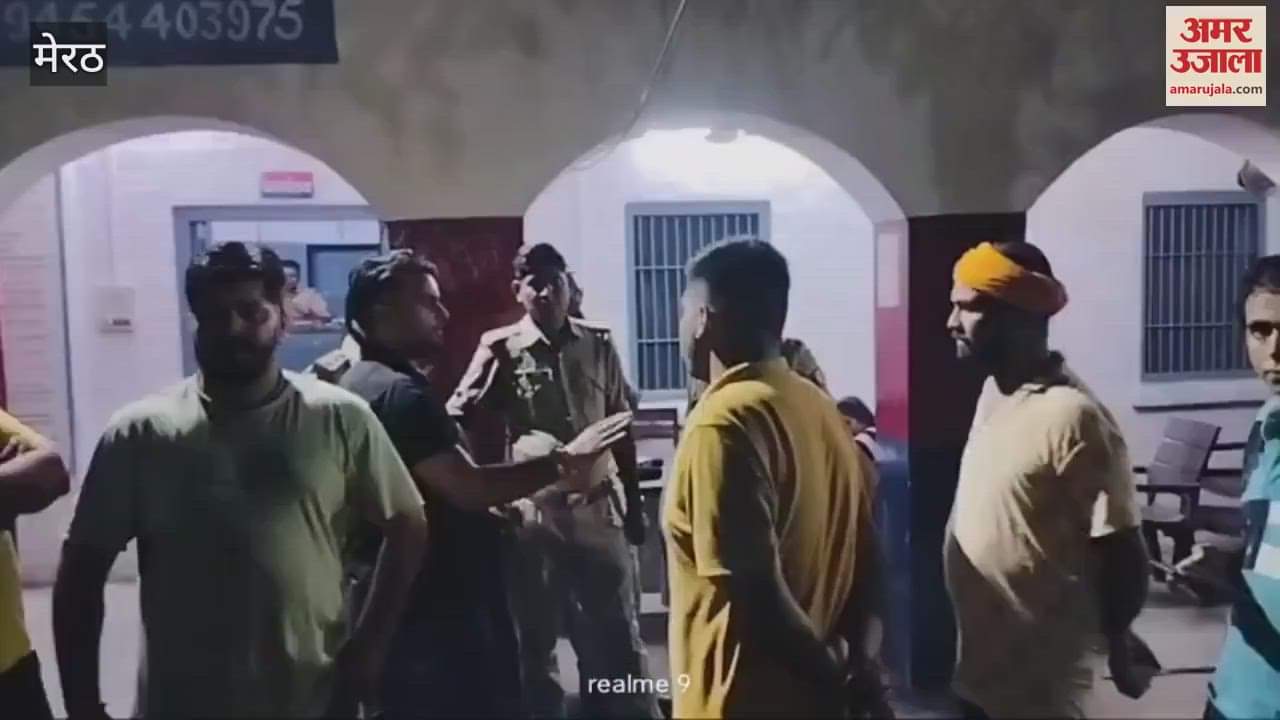 Meerut: Workers of Hindu organizations created a ruckus by accusing conversion