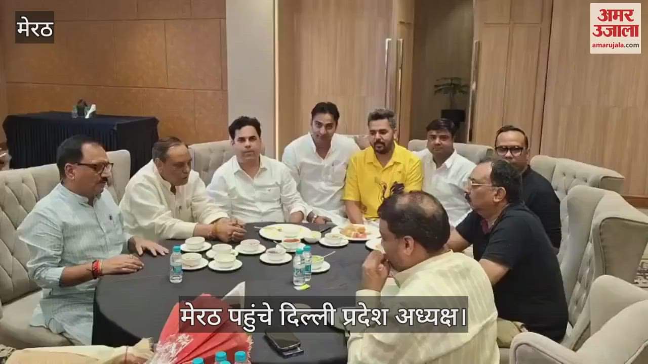 Delhi BJP State President Virendra Sachdeva reached Hotel The Mars Resort and interacted with the workers