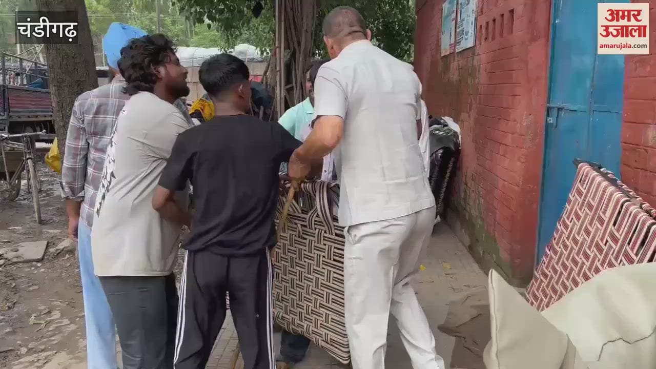 scuffle broke out with the team that went to remove encroachment in Chandigarh Sector-26 Sabzi Mandi