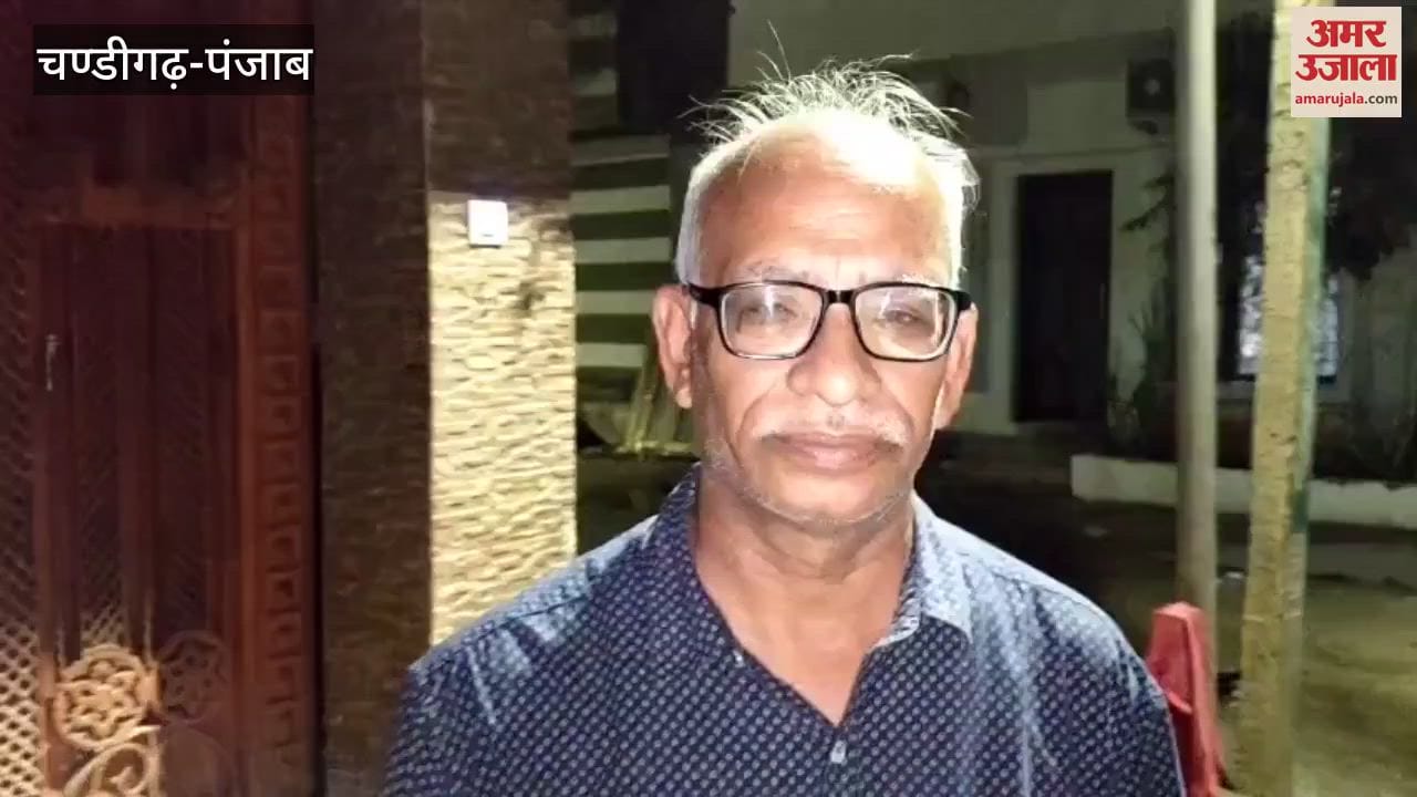 Snatching a mobile from person in Guruharsahaye