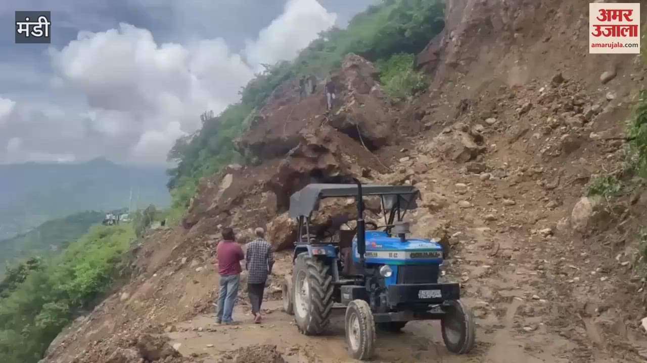 Mandi Work on restoration of Shivabdar road at Pandoh scissors turn started department busy in removing heavy rocks