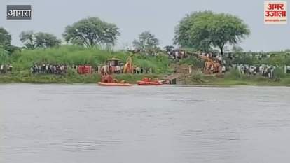 canter submerged in Parvati river was pulled out