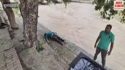 Elderly man dead body found in Bulandshahr Shivali Gang Nagar