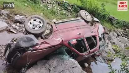Accident in Bali area of Kalakot, car fell into ditch, teacher died on the spot