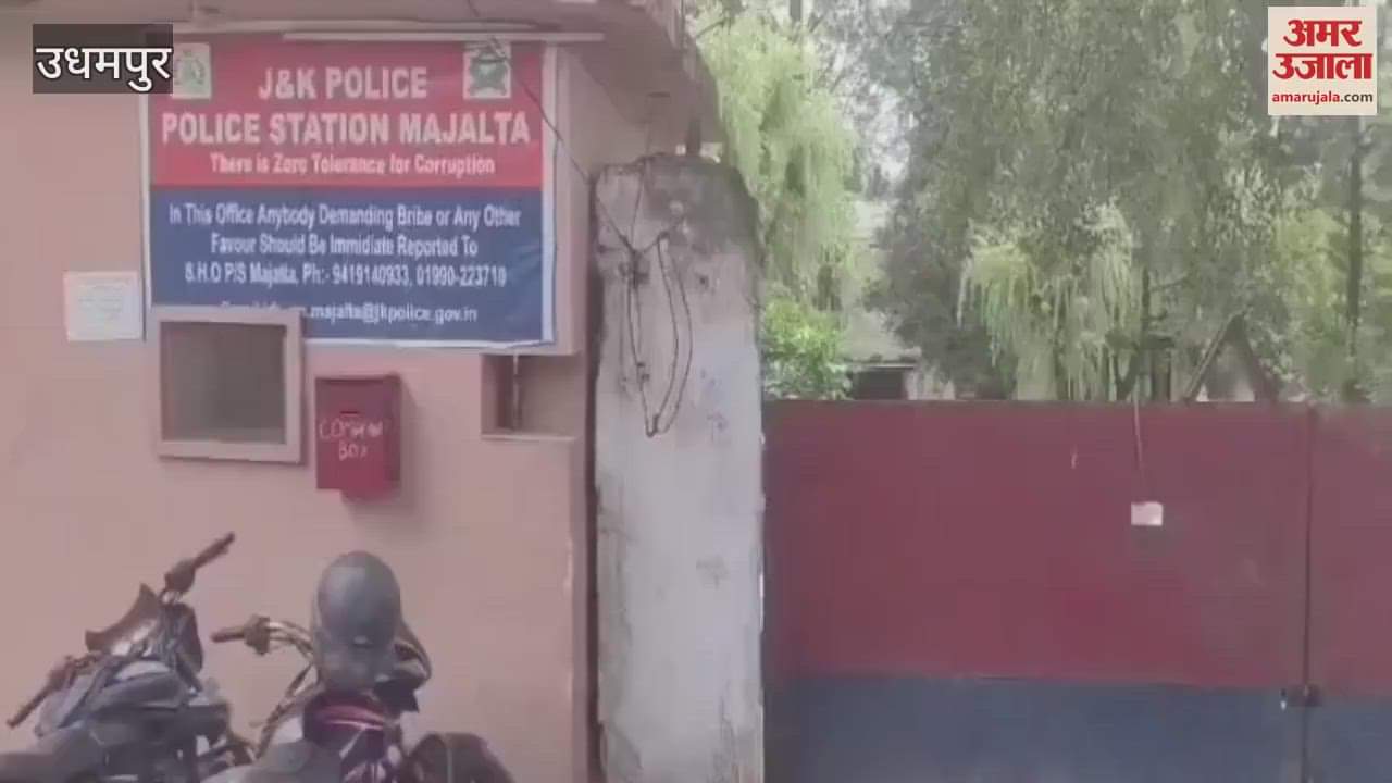 Under the 'Friend Police' program, girl students visited Majalta police station