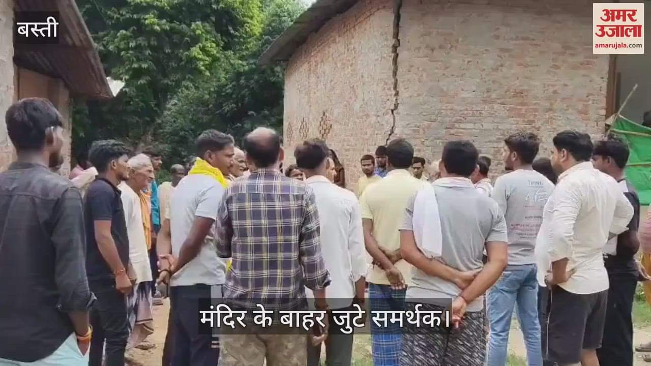 Locked on Hanuman temple due to fight between two mahants