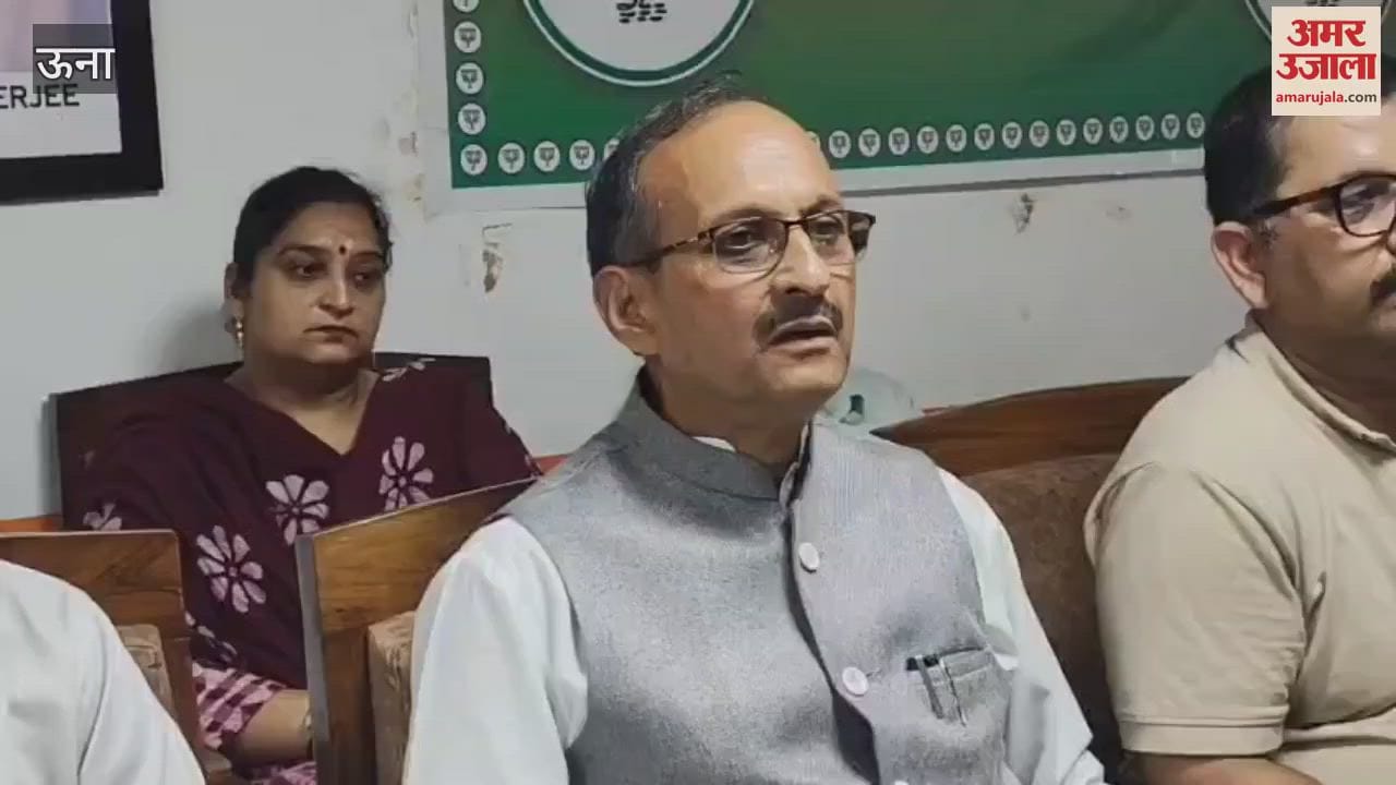 Una: Satti said Due to the failure of the administration people have suffered losses worth crores