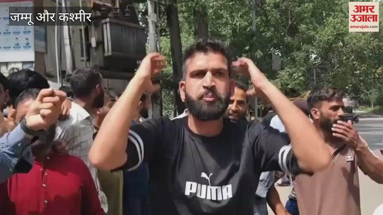 Villagers of Nadigam Shopian Protest Against Acute Water Shortage