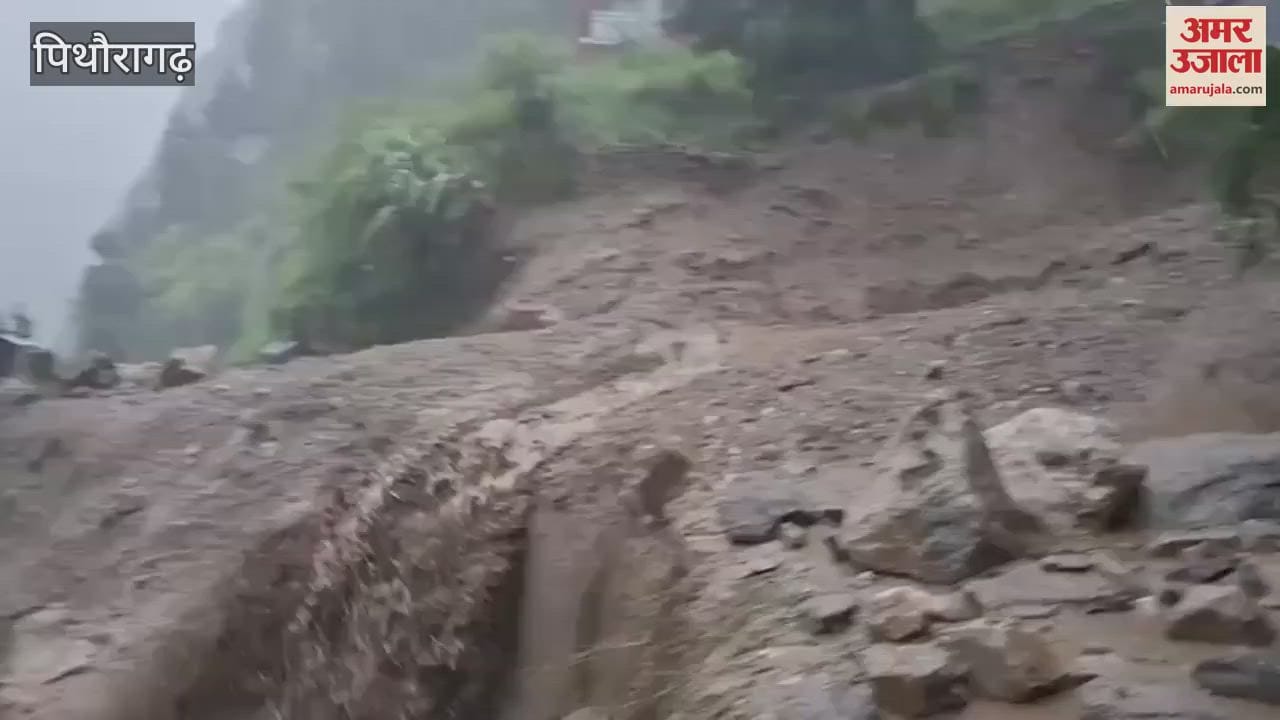 A building got damaged in Sobla due to rising water level of Lagoothan drain