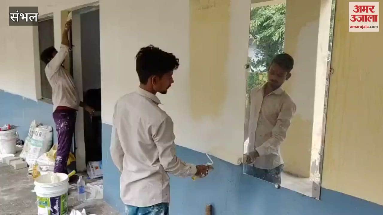 work of Babrala and Raisatti police station is going on at a fast pace, DM-SP reached Babrala to inspect it