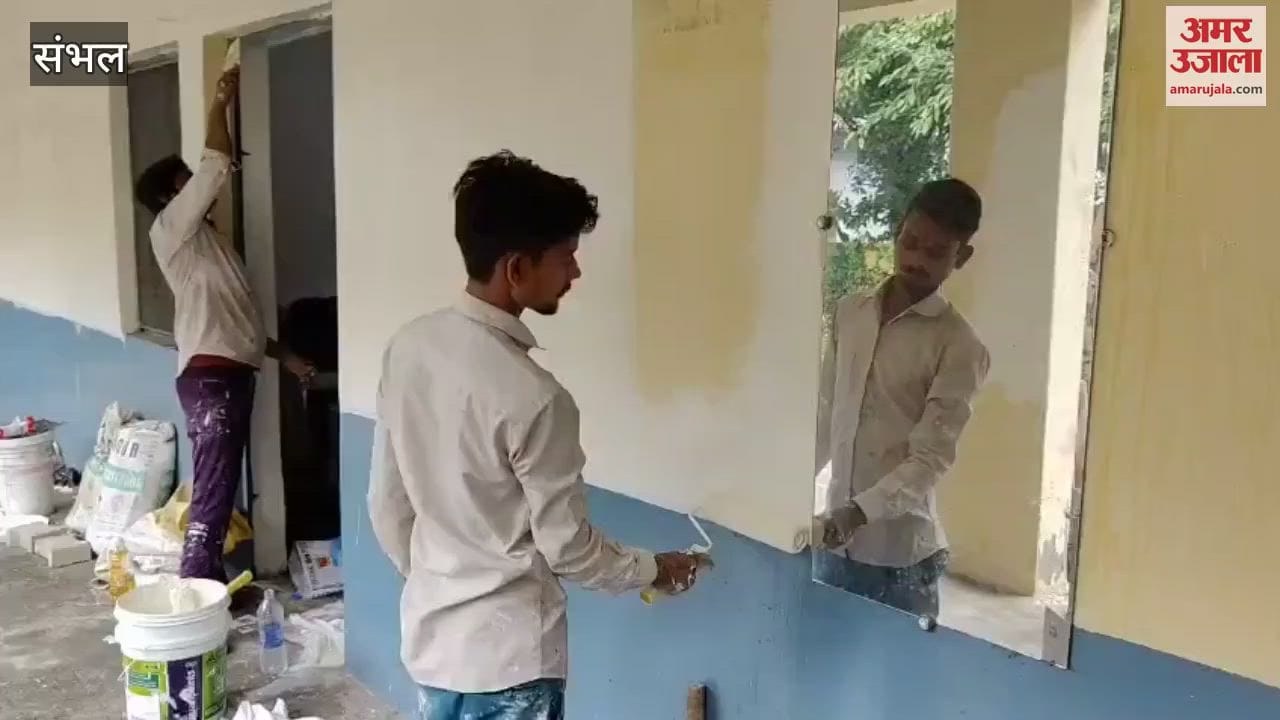 work of Babrala and Raisatti police station is going on at a fast pace, DM-SP reached Babrala to inspect it