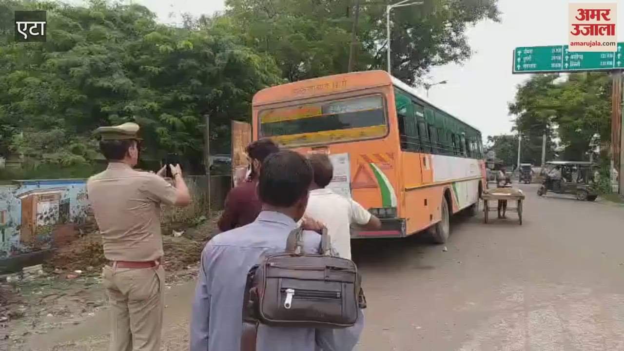 Policemen challaned roadways bus