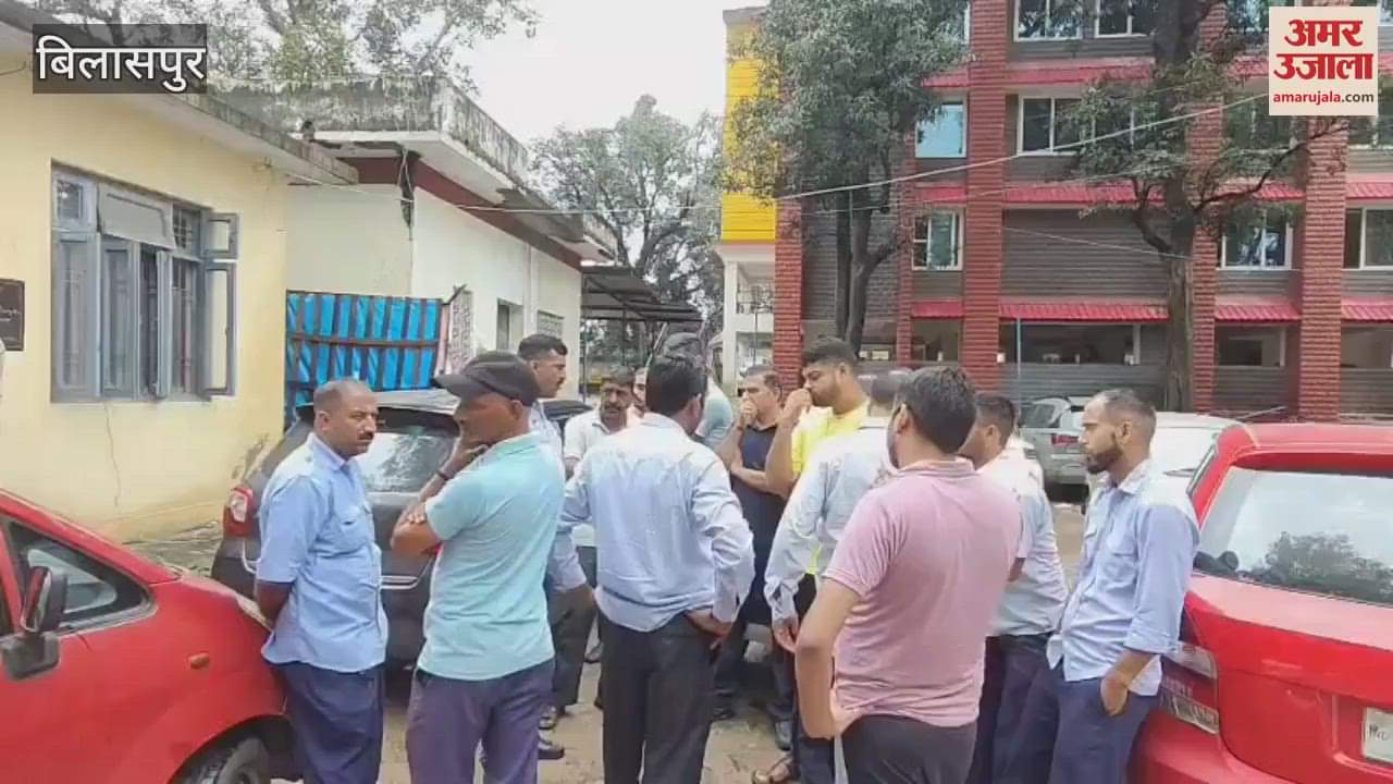 Bilaspur Shiva Taxi Operator Union Ghumarwin demanded appropriate action against vehicles carrying passengers illegally