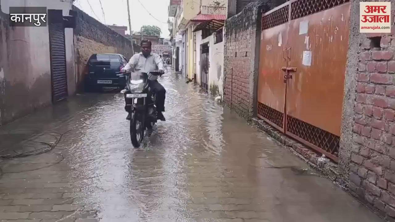 Due to two hours of rain, water entered shops and houses, waterlogging on roads