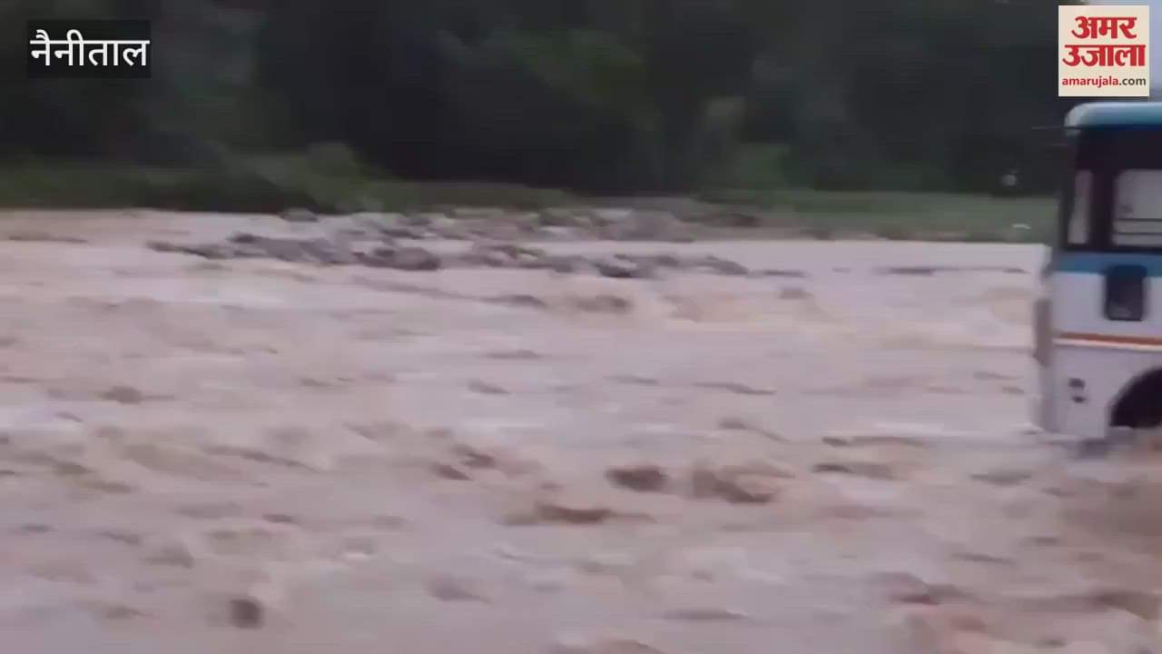 Roadways bus stuck in Dhangadhi drain in Ramnagar